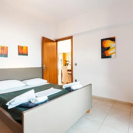 Blue Pearl Apolakiá